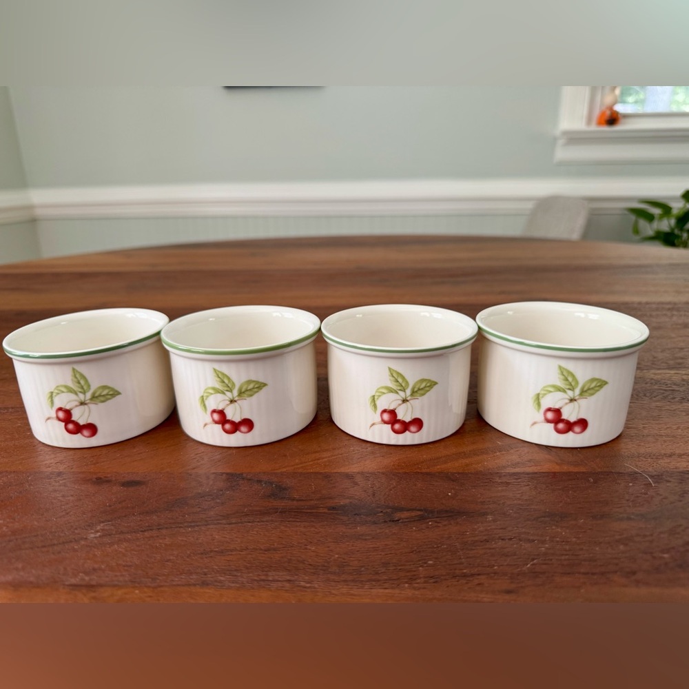 VTG Marks & Spencer England Ashberry 4 Ramekins Fruit Small Bowls Disc/retired